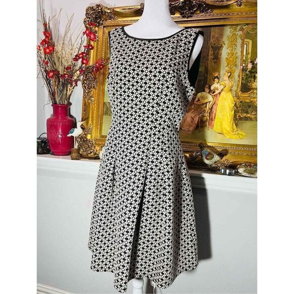 Max edition dress size L - Picture 1 of 8